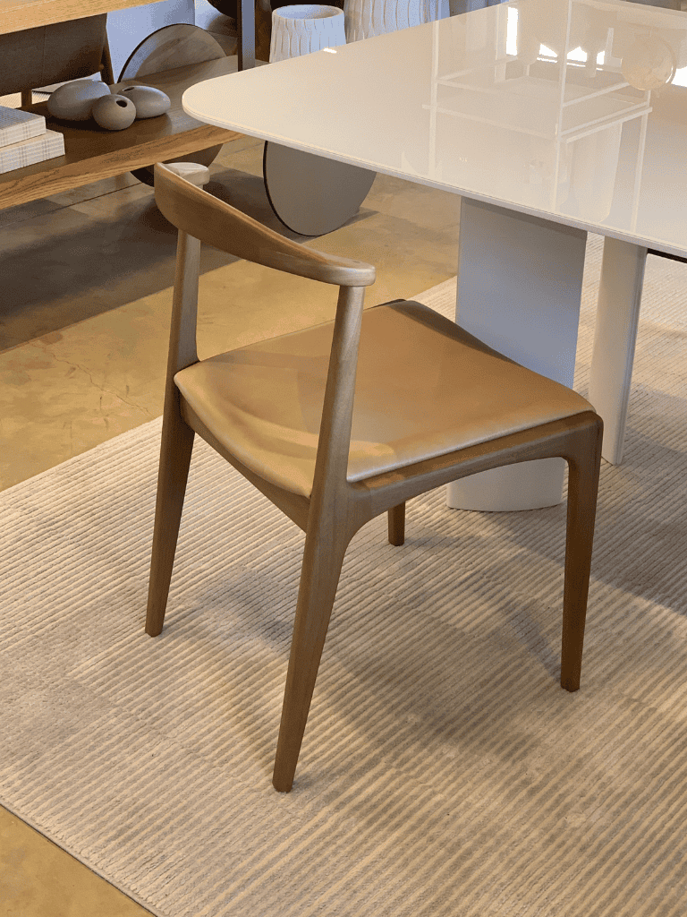 Cadeira Diva em Couro