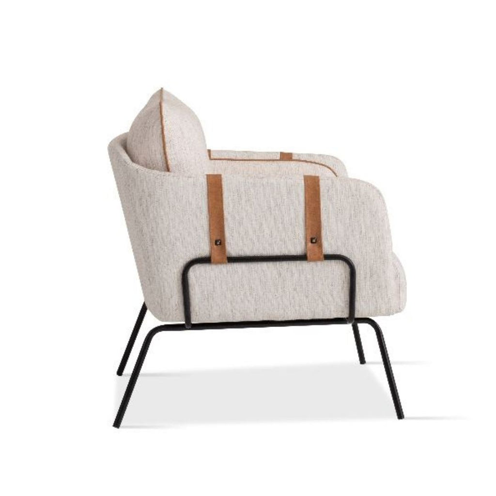 Poltrona Laço para sala de estar com percintas