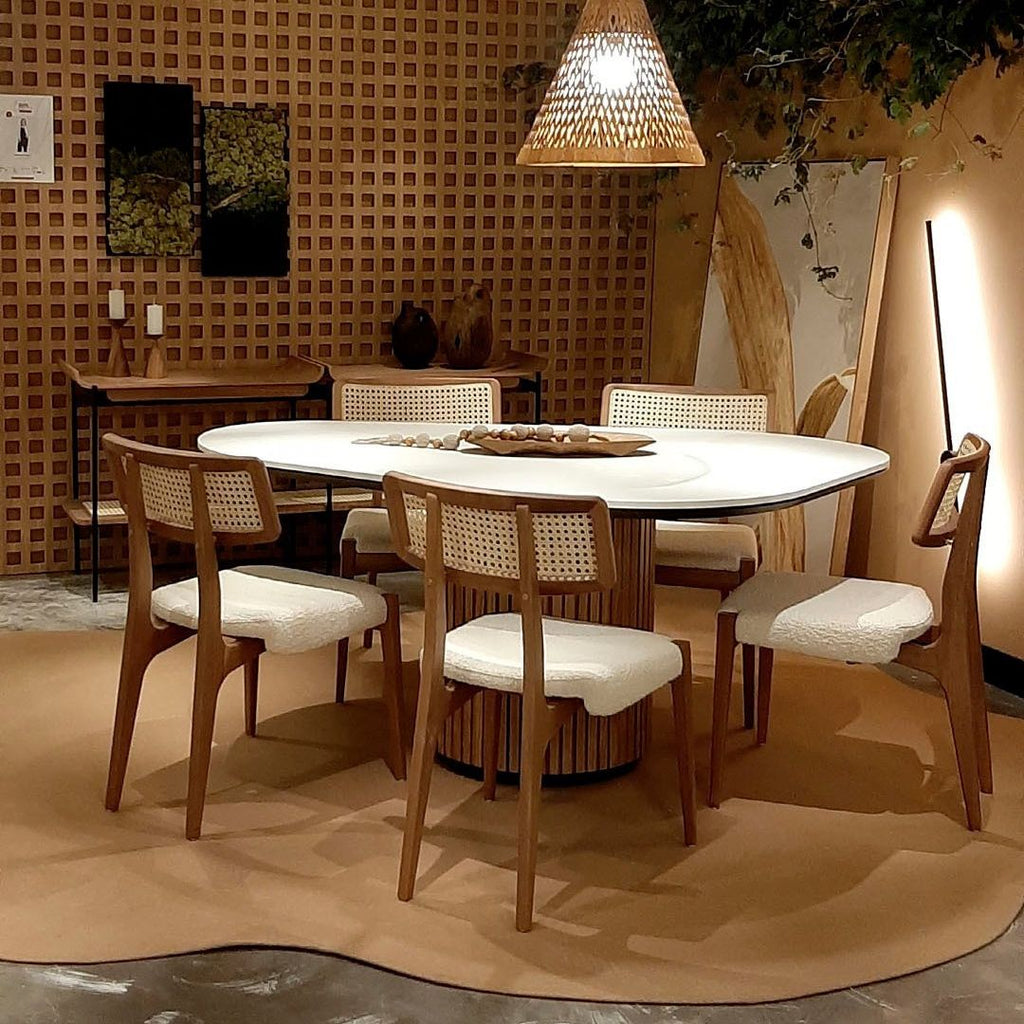 Mesa de Jantar Bell Orgânica em lâmina de madeira natural com detalhe em laca