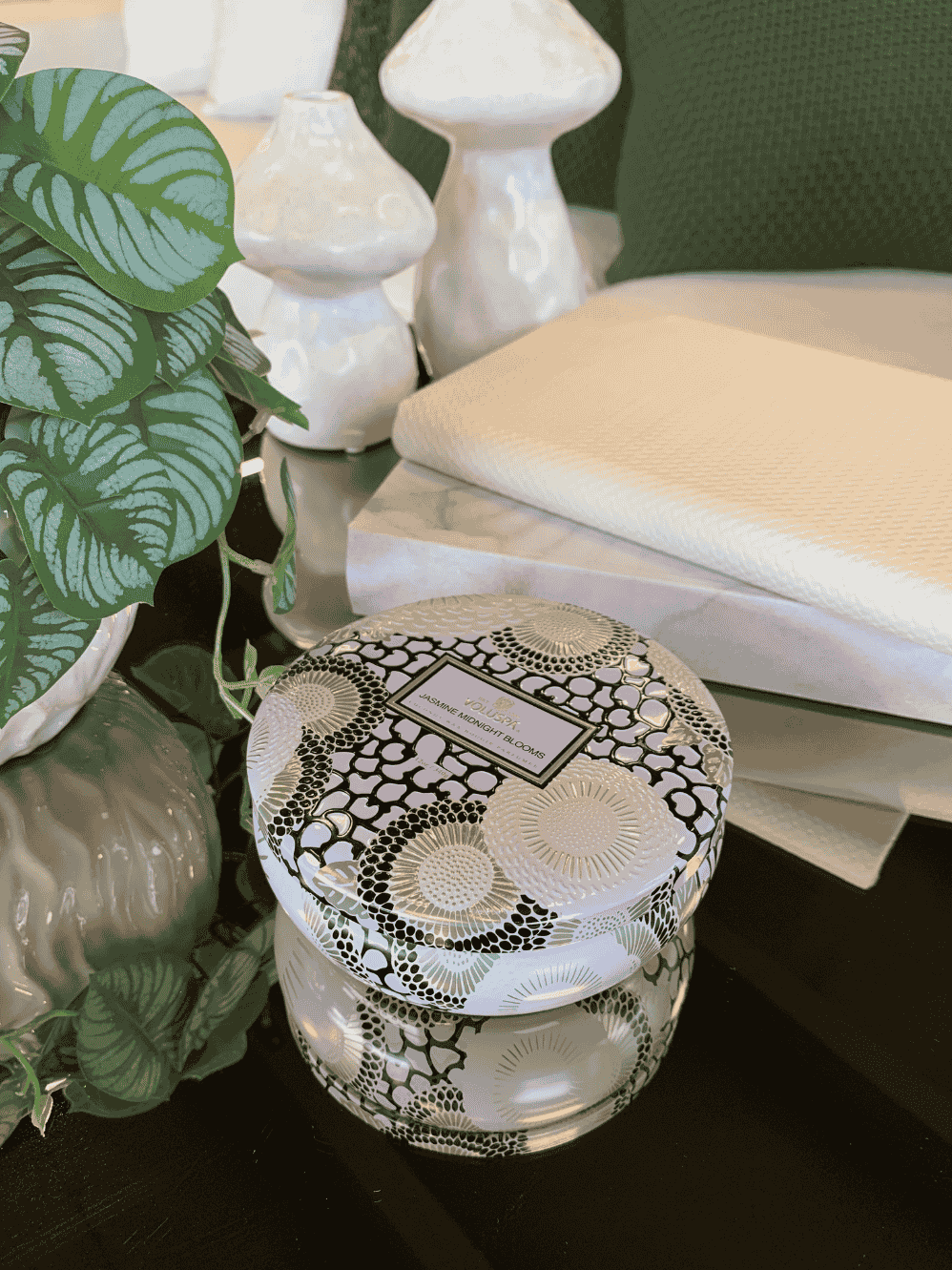 Vela Voluspa Lata 3 Pavios 60H Jasmine Midnight Blooms