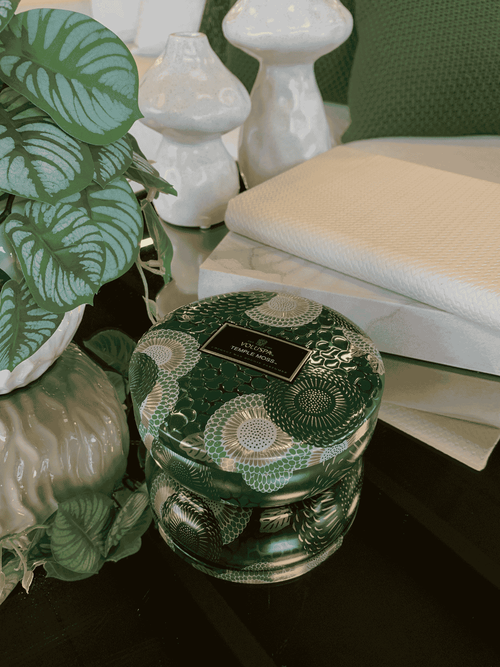 Vela Voluspa Lata 3 Pavios 60H Temple Moss