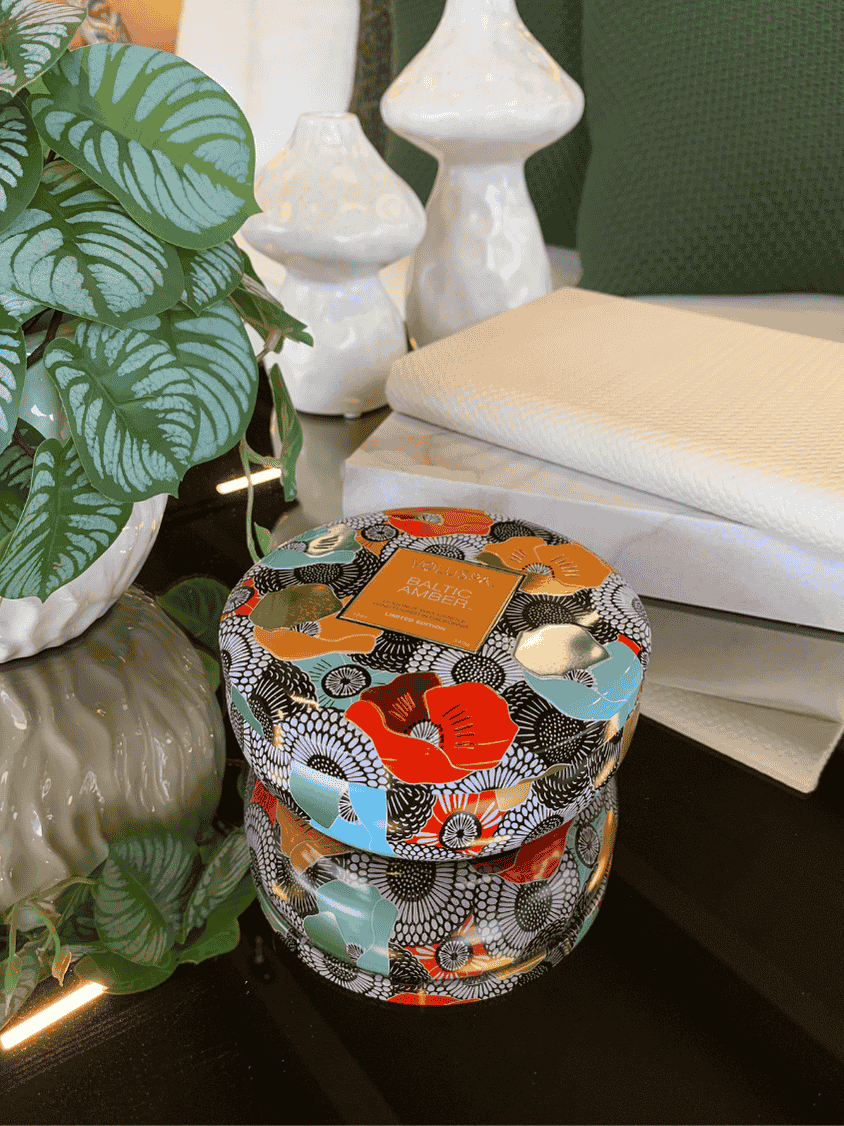 Vela Voluspa Lata 3 Pavios 60H Ediçao 25 Aniversario Baltic Amber