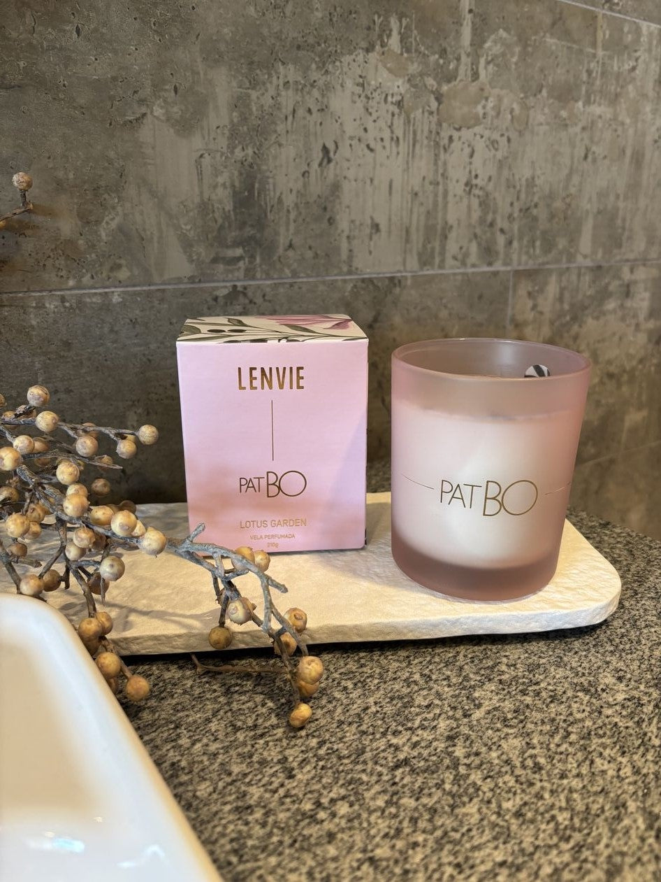 Vela Perfumada Lenvie PatBo Lotus Garden 210g