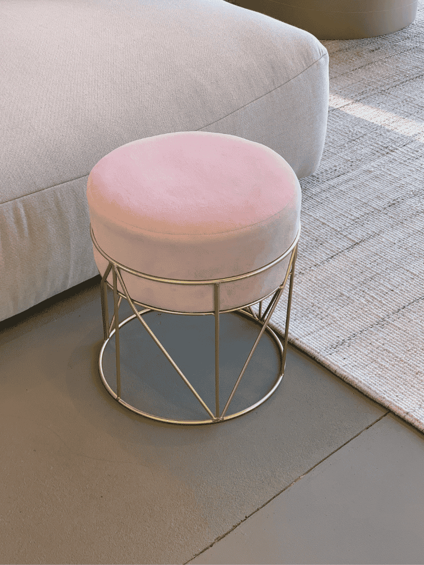 Puff em Metal e Veludo Rosa