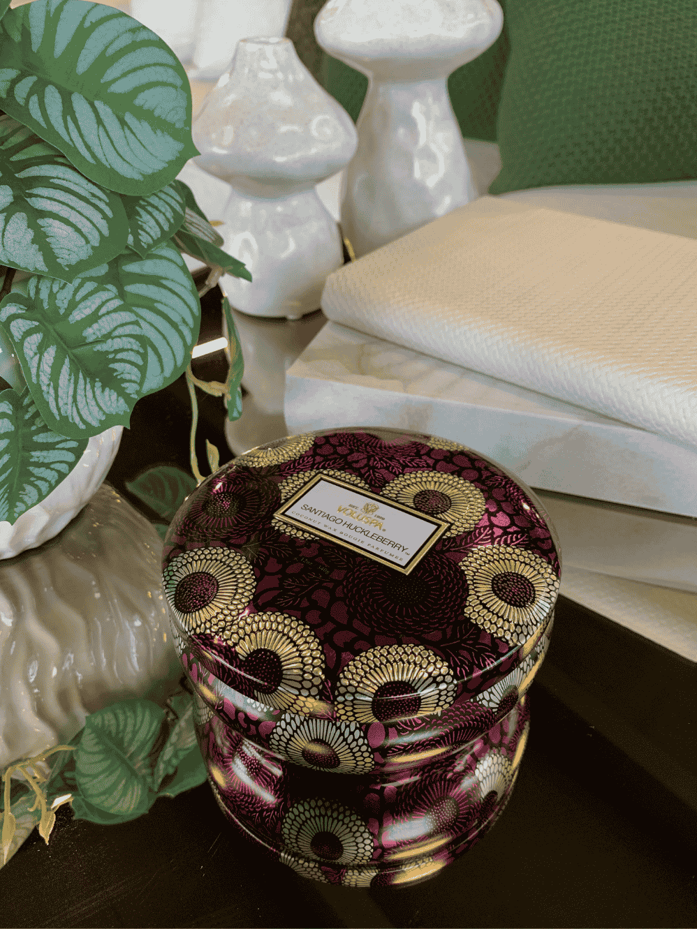 Vela Voluspa Lata 3 Pavios 60H Santiago Huckleberry