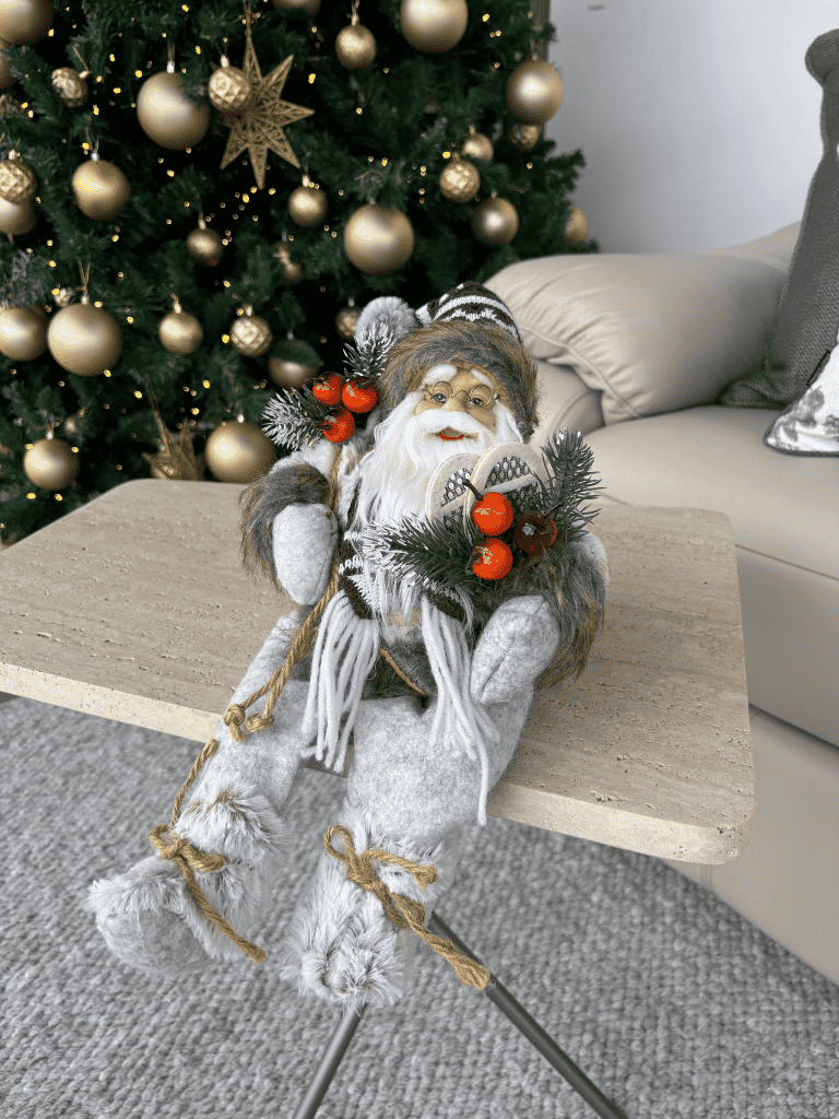 Boneco Papai Noel Sentado Natal 40cm Marrom e Cinza