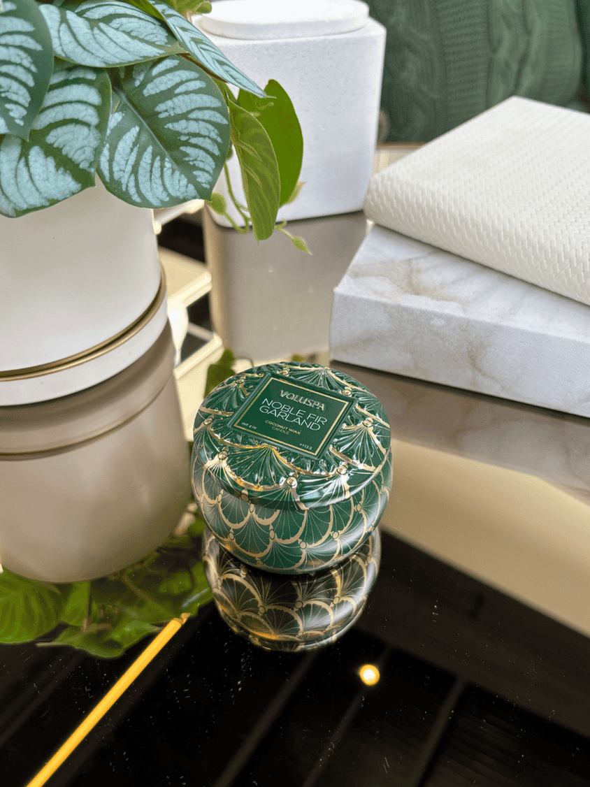 Mini Vela Voluspa Lata 25H Noble Fir Garland