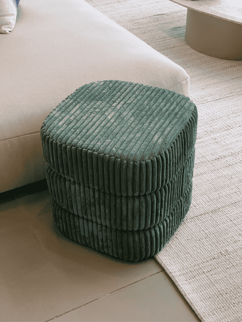 Puff Quadrado em Veludo Verde