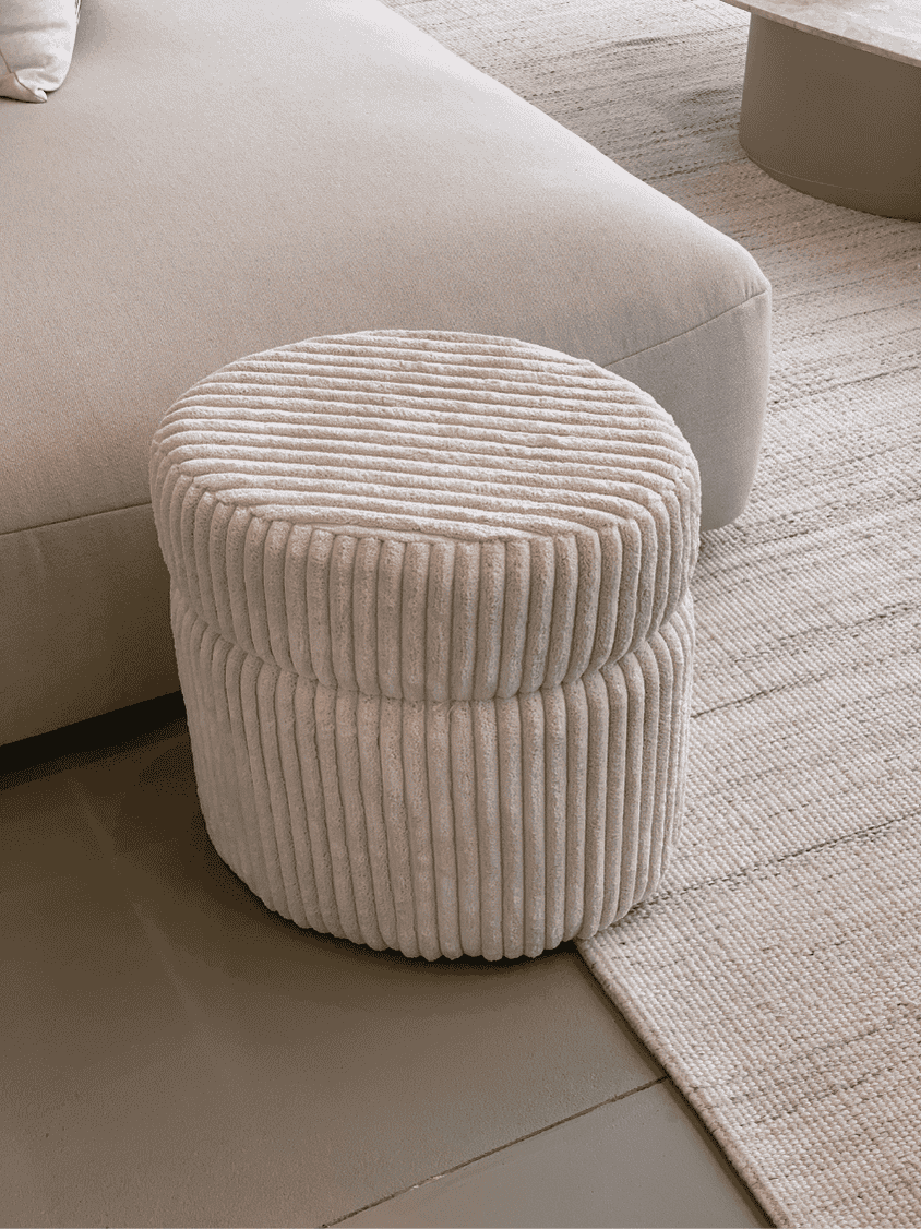 Puff Oval em Veludo Off White