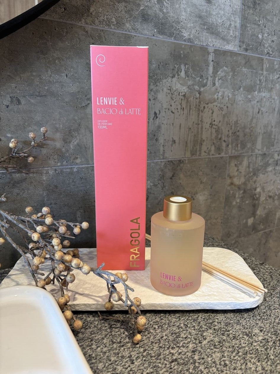 Difusor de Perfume Lenvie Bacio Di Latte Fragola 130ml